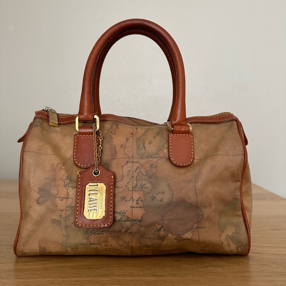 Alviero Martini Handbags - Alviero Martini boston bag
